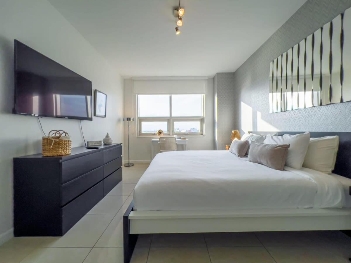 Palm Place Heart Of Miami With Parking Pool And Gym Екстериор снимка