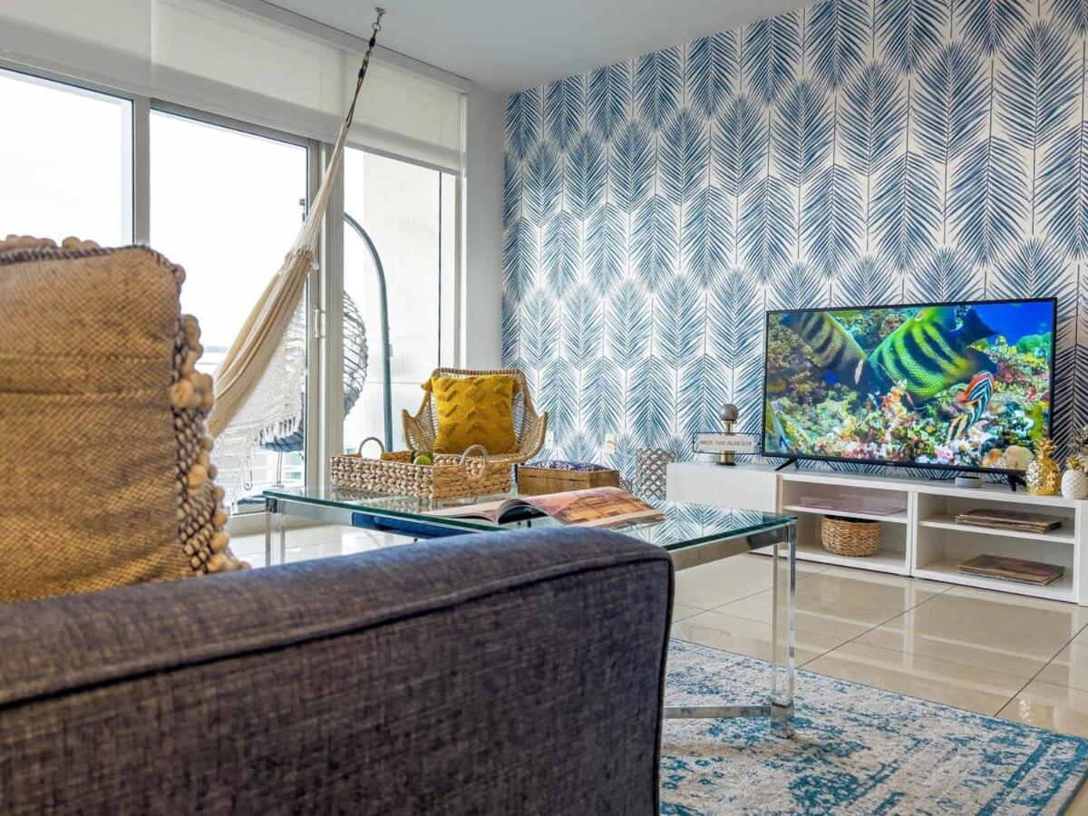 Palm Place Heart Of Miami With Parking Pool And Gym Екстериор снимка