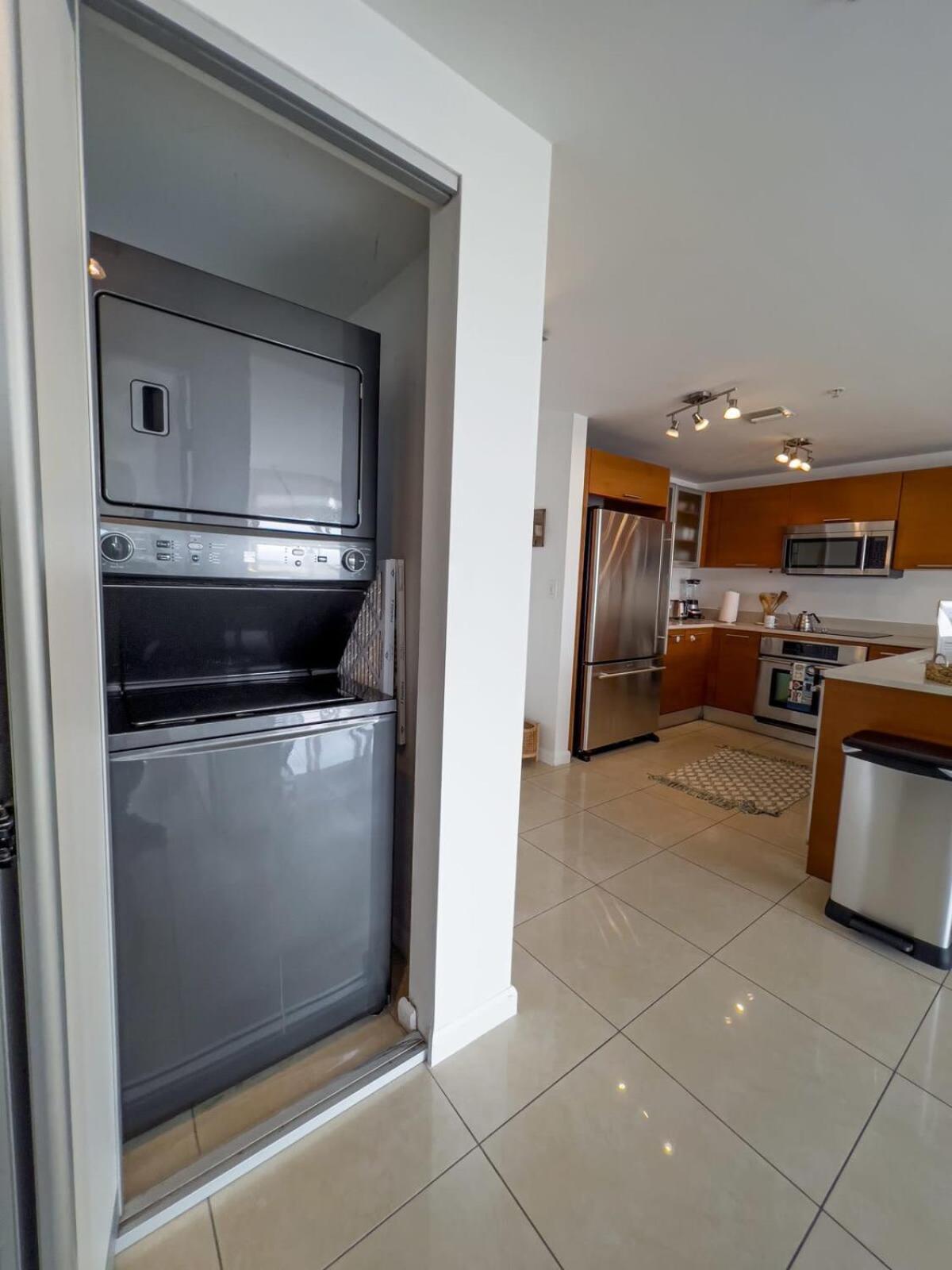 Palm Place Heart Of Miami With Parking Pool And Gym Екстериор снимка